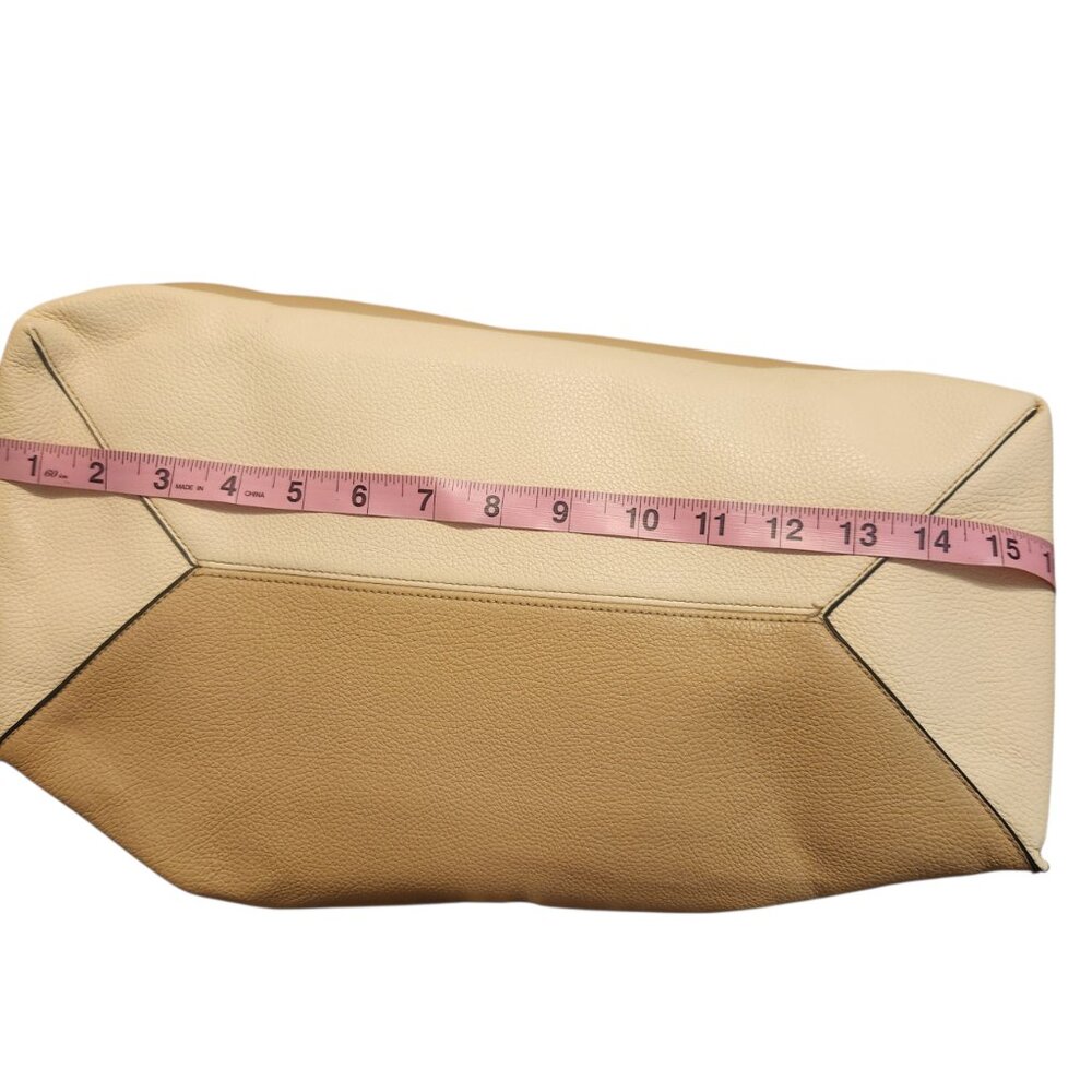 Beautiful Reed Beige and Tan Shoulder Purse - Picture 16 of 16